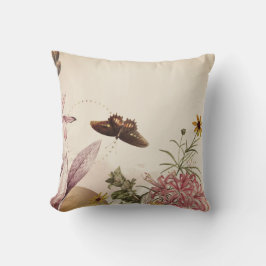 Cat's Claw Butterfly von Creamy Ivory Nature Scene Kissen