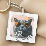 Cat's Modern Simple Cool Grunge Name and Foto Schlüsselanhänger<br><div class="desc">Dieses einfache und moderne Design besteht aus einer modernen,  einfachen,  spielerischen Schrift-Typografie. Fügen Sie ein Foto Ihrer Katze oder Ihres Kätzchens hinzu.</div>