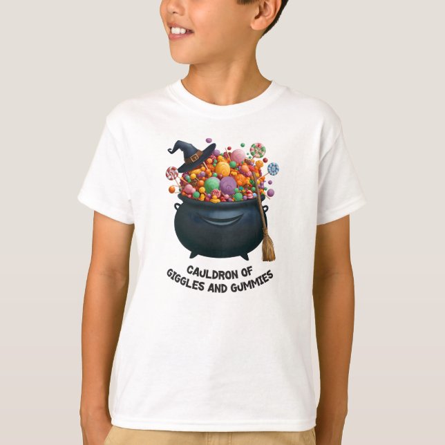 Cauldron Of Giggles And Gummies T-Shirt (Vorderseite)