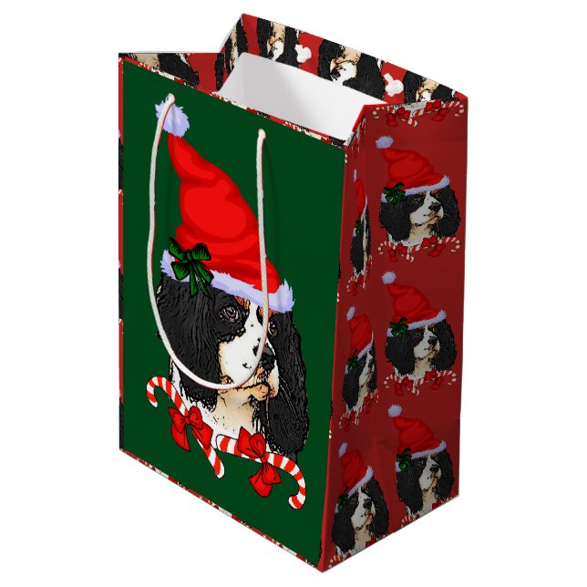 Cavalier King Charles Spaniel Christmas Merry Mittlere Geschenktüte (Rückseite Schrägansicht)