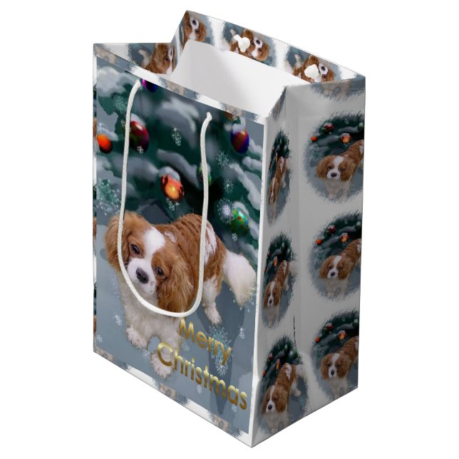 Cavalier King Charles Spaniel Weihnachten Mittlere Geschenktüte (Vorderseite Schrägansicht)