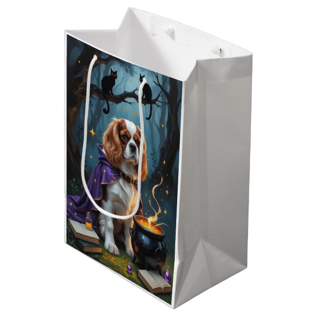 Cavalier King Charles Spaniel Whimsical Halloween Mittlere Geschenktüte (Vorderseite Schrägansicht)