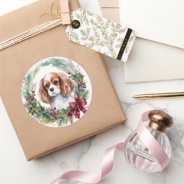 Cavalier King Christmas Wreath Festivals Runder Aufkleber (Schenken)