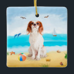 Cavalier King Dog on Beach Keramikornament<br><div class="desc">Ein niedlicher Hund am Strand ist eine Geschenkidee für jemanden,  der diese Hundezucht Liebe.</div>