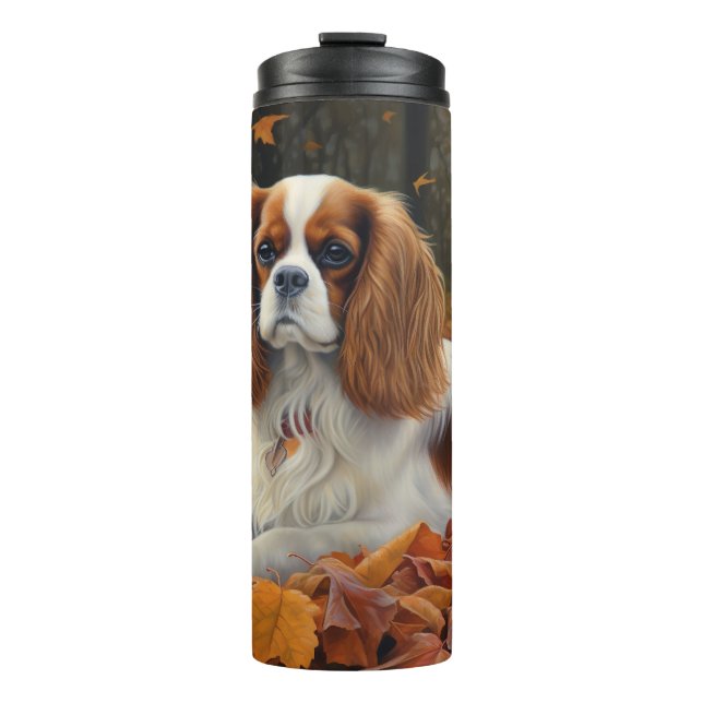 Cavalier King im Herbst Leaves Fall Inspiriert Thermosbecher (Vorderseite)