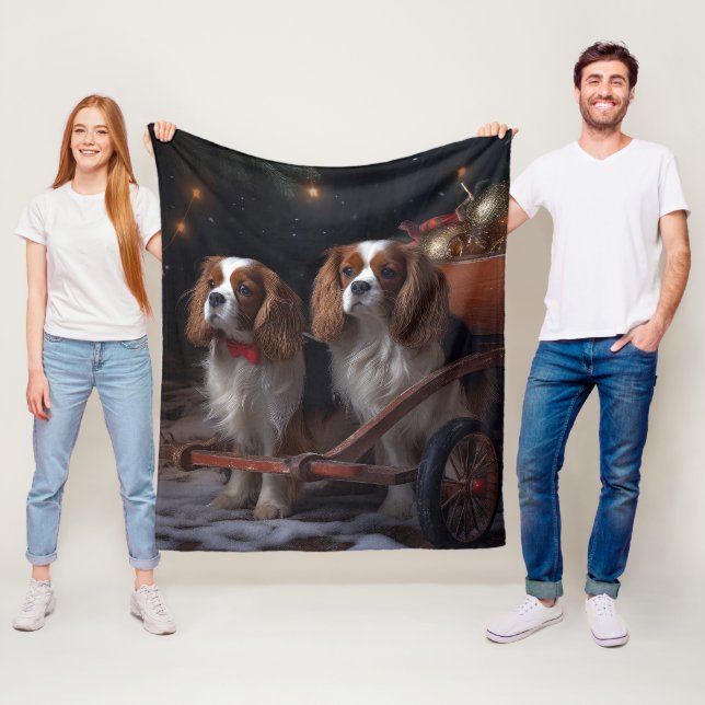 Cavalier King Snowy Sleigh Weihnachtsdekor Fleecedecke (Beispiel)