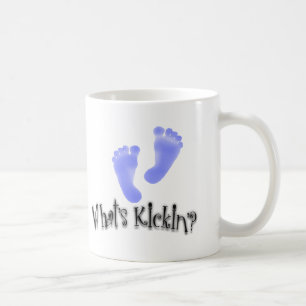 Ce qui est tasse de faire-part de bébé de Kickin