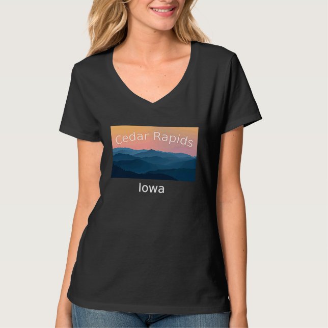 Cedar Rapids Iowa Mountain sunset hometown T-Shirt (Vorderseite)