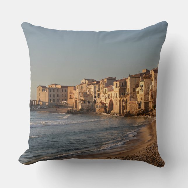 Cefalu, Küstenstadt in Sizilien Kissen (Vorderseite)