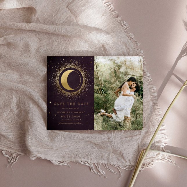 Celestial Burgundy Gold Zwei Fotos Save the Date Einladung (Von Creator hochgeladen)