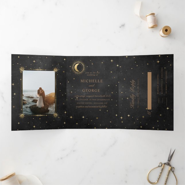 Celestial Gold Moon Tri Fold Wedding Einladung (Innenseite)
