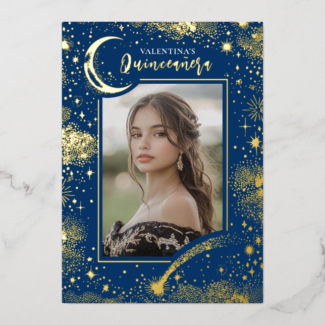 Celestial Gold Stars Moon Night Quinceanera Foto Folieneinladung (Vorderseite)