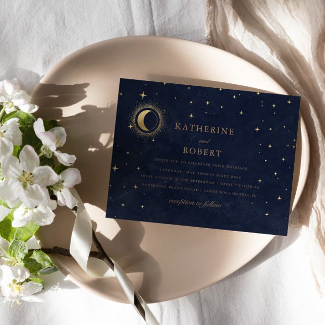 Celestial Midnight Blue Stars Moon Wedding Einladung (Von Creator hochgeladen)