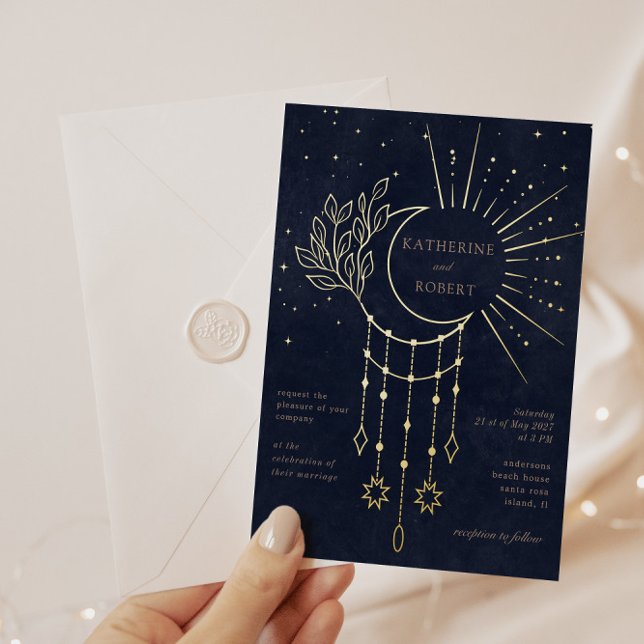 Celestial Midnight Gold Stars Moon Wedding Folieneinladung (Von Creator hochgeladen)