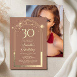 Celestial Mocha Gold Sun Moon Stars 30. Einladung<br><div class="desc">Celestial Mocha Mousse Gold Sun Moon Astronomie 30. Geburtstag Foto Einladungen bietet eine elegante goldene Sonne, Mond und Sterne mit einem goldenen Rahmen auf einem mocha mousse Hintergrund. Im Inneren ist Ihre individuelle Einladung zum dreißigsten Geburtstag Informationen. Auf der Rückseite fügen Sie Ihr Lieblings-Foto. Für Sie entworfen von Evco Studio...</div>