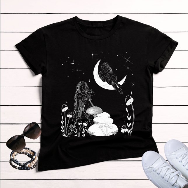 Celestial Moon Goddesses T-Shirt (Von Creator hochgeladen)