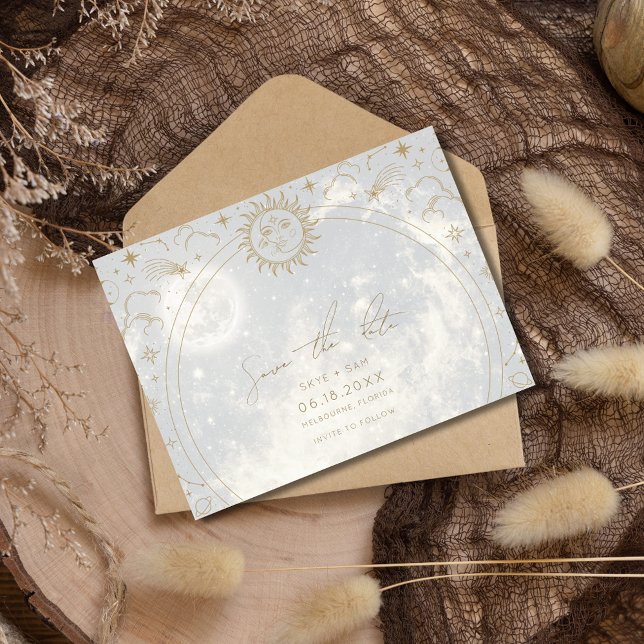 Celestial Sun Moon Stars Wedding Save the Date Ankündigungspostkarte (Celestial Sun Moon Stars Wedding Save the Date)
