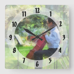 Cellist in the Garden Quadratische Wanduhr