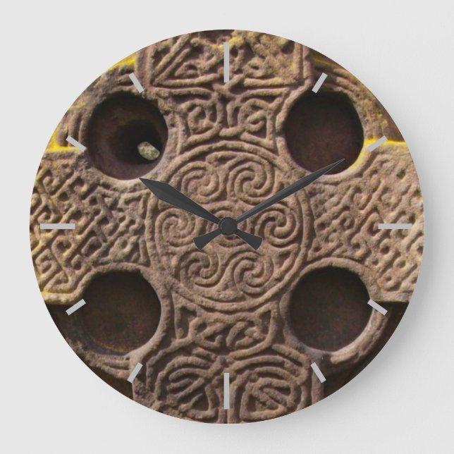 Celtic carved cross große wanduhr (Vorderseite)