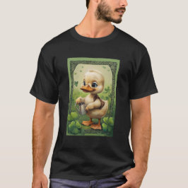 Celtic Charm: Duckling Watering Vier-Leaf Clovers T-Shirt