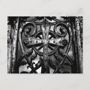 Celtic cross crypt door postkarte