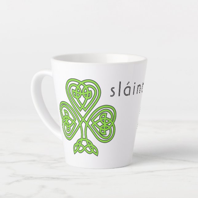 Celtic Kleeblatt Green St. Patrick's Day Slainte Milchtasse (Linke Ecke)