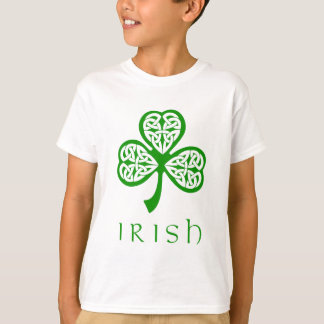 Celtic Knot Kleeblatt über irischen Text T-Shirt