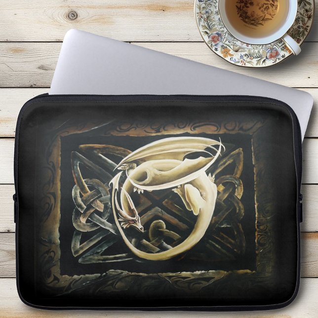 Celtic Knot Work Cream Dragon Laptopschutzhülle (Von Creator hochgeladen)