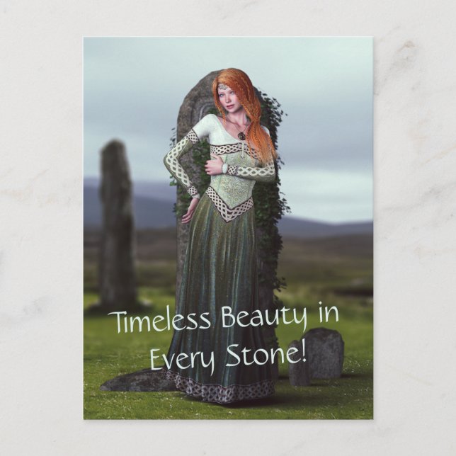 Celtic Lady Posing vor alten Steinen Postkarte (Vorderseite)