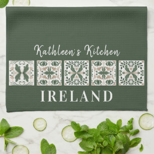 Celtic Tiles Ireland Personalisiert Geschirrtuch