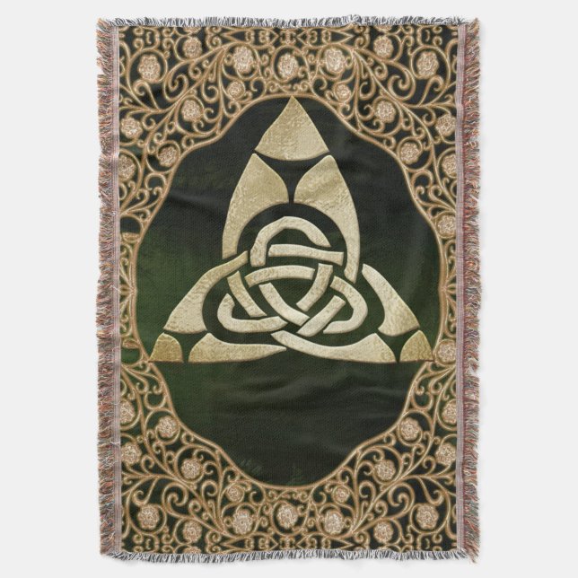 Celtic Trinity Knot on Forest Shadows Decke (Vorderseite Vertikal)