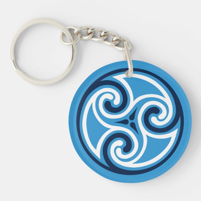 Celtic Triskele Ornament, Sky Blue und White Schlüsselanhänger (Vorderseite)