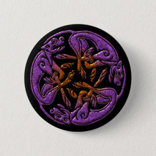 Celtic verfolgt traditionelle Verzierung in Lila, Button