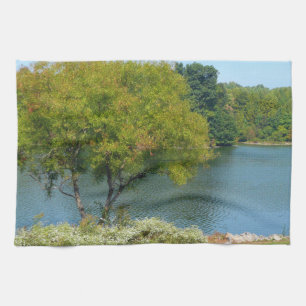 Centennial Lake in Ellicott City Maryland Geschirrtuch