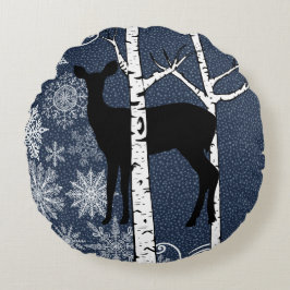 Cerf en hiver Coussin rond de la forêt de Birch