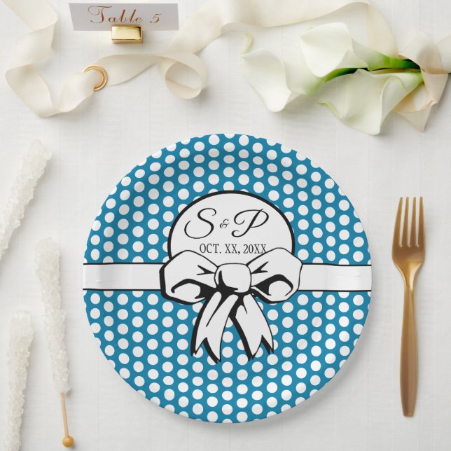 Cerulean Blue Polka Dot White Bow Personalisiert Pappteller (Hochzeit)