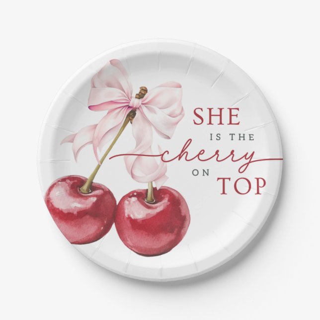 C'est la cerise sur le gâteau avec une assiette en (Devant)