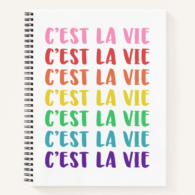 C'est La Vie Französisches Sprichwort in Rainbow L Notizbuch (Vorderseite)