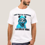 C'est pas la capitale c'est marseille bébé marseil T-Shirt<br><div class="desc">Cadeau marseille humoristique pour tous les habitants de marseille. Blague marseille frère, filère, jugendlich, fille qui écoute de la musique Rap ! Cadeau-Anhängerin des Fußballs in Marseille. Fan de football et des Bouches-du-Rhône. Département 13 Cadeau de Weihnachten Spaß Unterstützer de l'équipe de marseille. Cadeau anniversaire Club Marseille Fuß. Maillot Accessoire...</div>