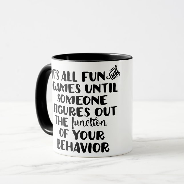 C'est toute la tasse d'amusement et de jeux (Devant gauche)