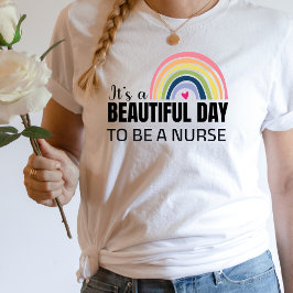 C'est une belle infirmière de jour Rainbow T-shirt