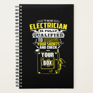 Cet électricien est parfaitement qualifié