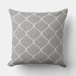 Chain Link Park – Urban Grey & White Skate Pattern Kissen
