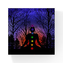 Chakras Meditation Yoga bei Sonnenuntergang