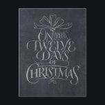 Chalkboard '12 Days of Christmas' Black Chalk Feiertagspostkarte<br><div class="desc">Modische und lustige Chalkboard sehen Postkarte aus. Es wird Leute dazu bringen, in Song auszubrechen... "Fünf Gold Rings... " Platzieren Sie es in einen kleinen Holzrahmen und es hätte gerne ein richtiges Schieferbrett - perfekt für die Dekoration. Es bietet sogar einen echten Chalkboard-Hintergrund. Es gibt auch eine farbenfrohe und aufwändigere...</div>