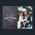 Chalkboard Couple Hund Weihnachtsfeiertag Fotokart Feiertagspostkarte<br><div class="desc">Chalkboard Couple Dog Weihnachts-Weihnachtsfoto-Karte Kann vollständig an Ihre Bedürfnisse angepasst werden Anzug. © Gorjo Designs via Zazzle. // Sie suchen passende Artikel? Andere Schreibwaren aus dem Set, die im Bereich "Sammlungen" meines Ladens erhältlich sind. // Hinweis: Foto wird nur als Platzhalter verwendet. Sie müssen vor der Bestellung/dem Druck durch Ihr...</div>