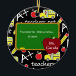 Chalkboard Favorite Principal Weihnachtsschmuck<br><div class="desc">Holen Sie sich das perfekte Geschenk für diesen wunderbaren Principal Sie wissen! Kann zu Weihnachten sein oder nur weil sie/er diese besondere Touch gibt. Das ist ein Schmuck mit einem hellen Schwarz mit Schulbussen und Bleistiften Hintergrund. Es steht "Lieblingsprinzessin-Ever", geschrieben auf einer Tafel. Rechts vom Brett ist ein roter Apfel....</div>