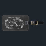 Chalkboard Hand gezeichnet Blumengartenhochzeit Gepäckanhänger<br><div class="desc">Mit rustikalen Blumengarten,  handgezeichnet Illustrationen und stilvollen Schriften auf Chalkboard-Hintergrund. Personalisieren Sie Ihre Namen- und Adressinformationen. Entwickelt von Thisisnotme©</div>