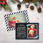 Chalkboard Letting Holiday Foto Card Feiertagskarte<br><div class="desc">Günstige, individuell bedruckte Urlaubskarten mit einfachen Vorlagen für die Anpassung. Dieses lustige Design zeichnet sich durch niedliche handgeschriebene Stil-Typografie auf einem Imitat-Chalkboard-Hintergrund mit aqua gestreiftem Waschbänder um Ihr Foto. Der Text lautet "Hoffe, dass die Ferien dir viele Gründe zum Lächeln bringen". Personalisieren Sie es mit Ihren Fotos, Familiennamen, dem Jahr...</div>