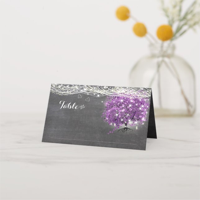 Chalkboard Lila Heart Leaf Tree Wedding Platzkarte (Vorderseite)